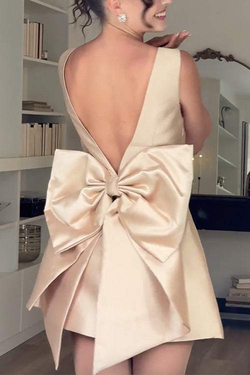 Elegantes Emma Satin Mini-Partykleid mit Rückenausschnitt