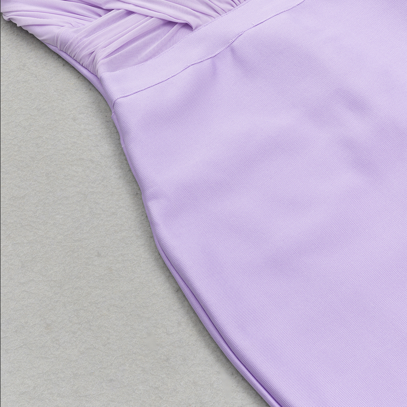 Elegantes Lila Kleid für besondere Anlässe von Magdalena