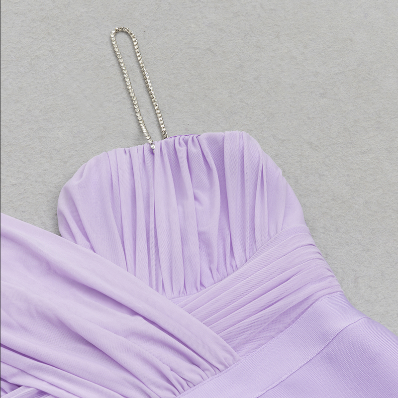 Elegantes Lila Kleid für besondere Anlässe von Magdalena