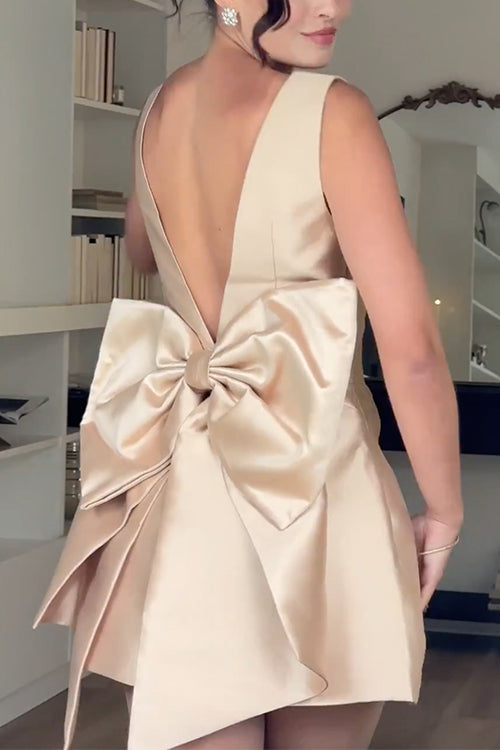 Elegantes Emma Satin Mini-Partykleid mit Rückenausschnitt