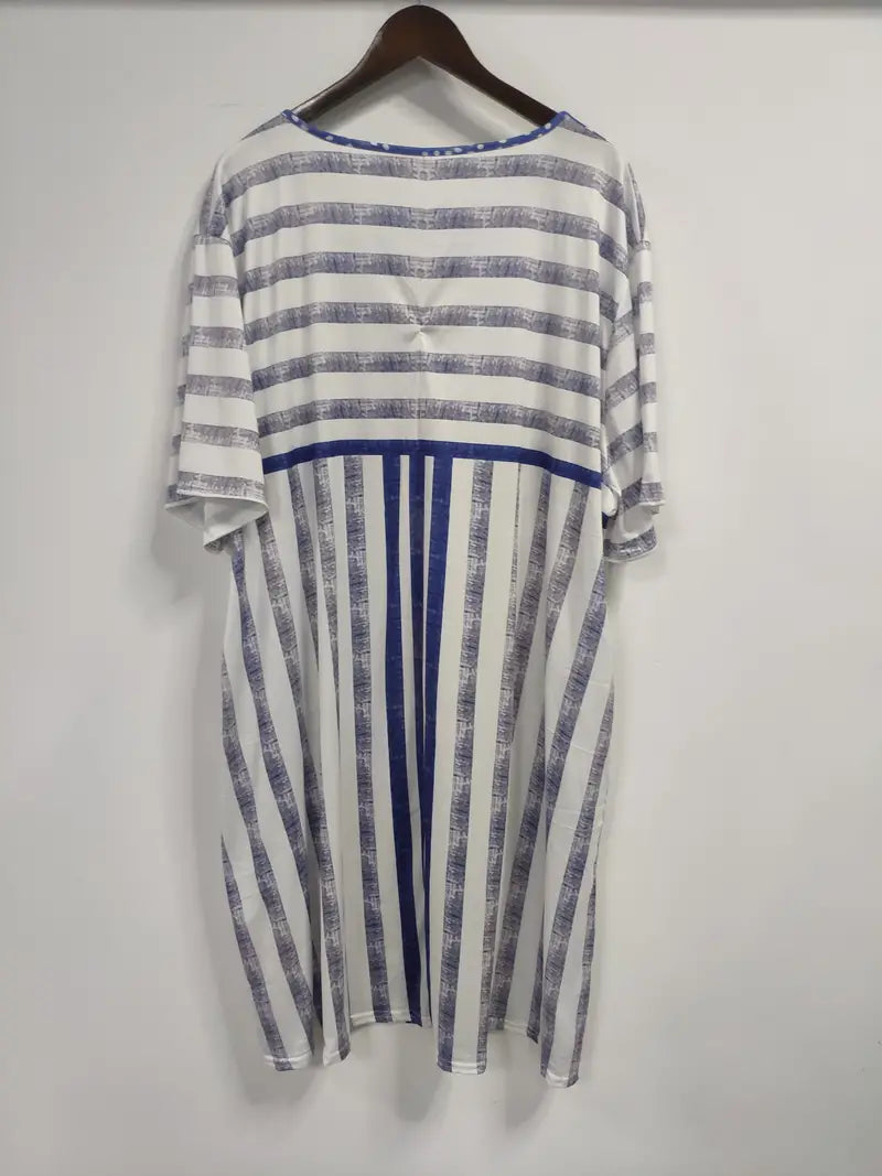 Schönes Leichtes Gestreiftes Kleid für dich zum Tragen