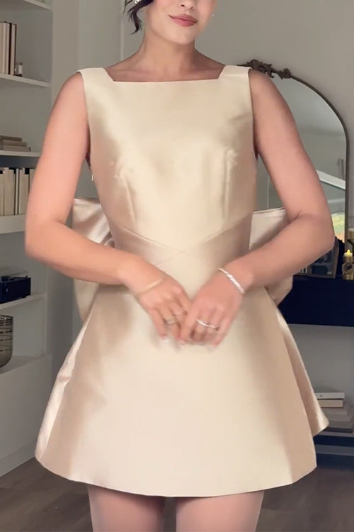Elegantes Emma Satin Mini-Partykleid mit Rückenausschnitt