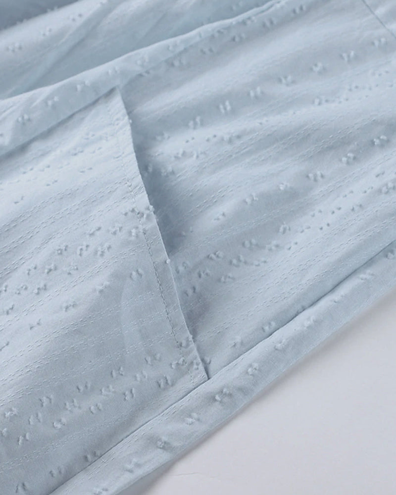 Bequemes Leichtes Kleid für den Sommer am Strand