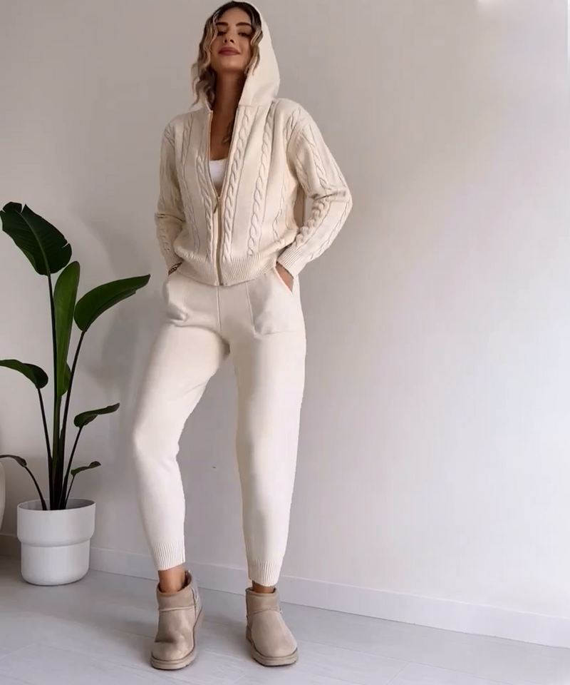 Angelika - Elegantes Damen-Strickset für einen stylischen Look