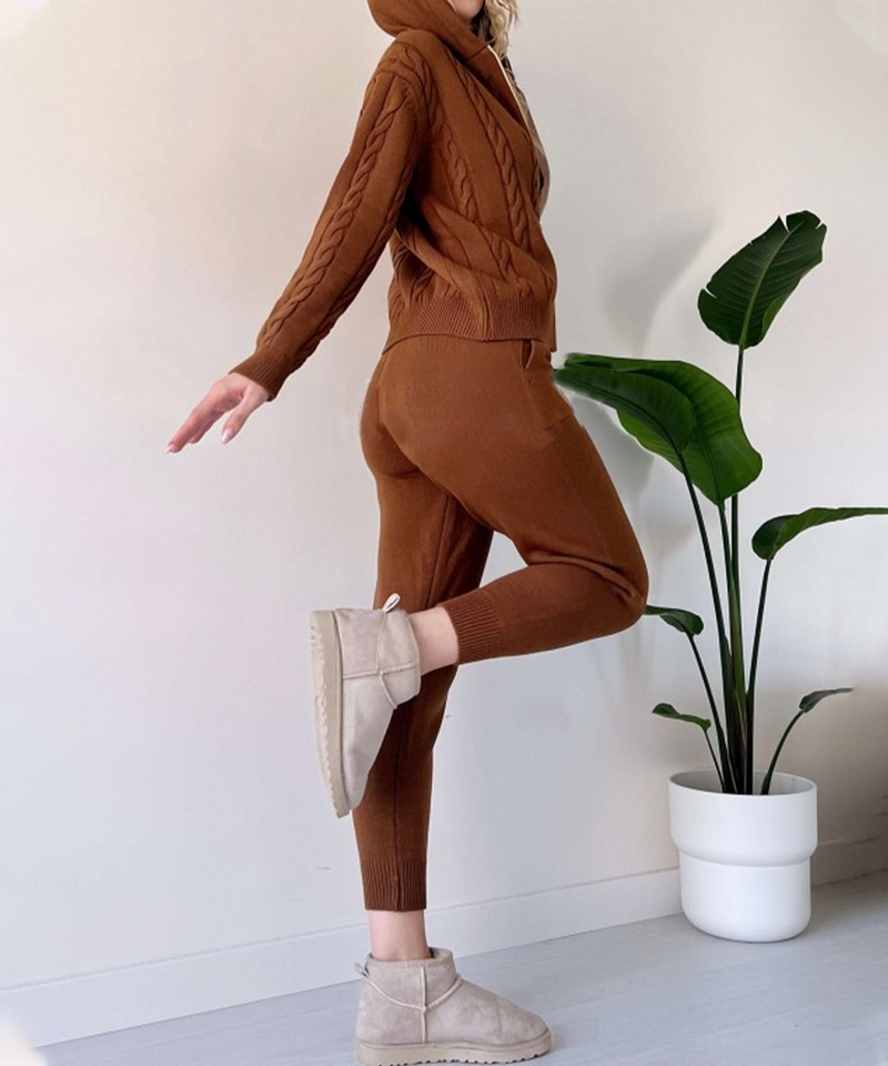 Angelika - Elegantes Damen-Strickset für einen stylischen Look