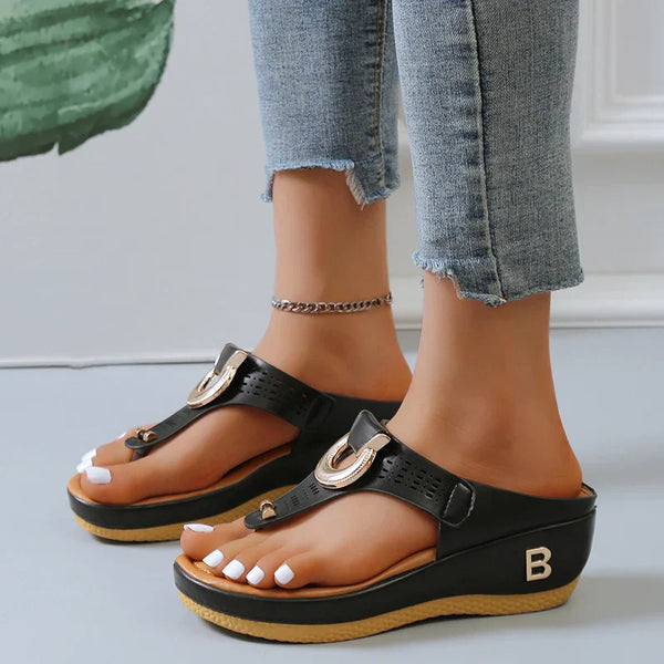 Weiche Damen Römersandalen mit Plateau für den Sommer