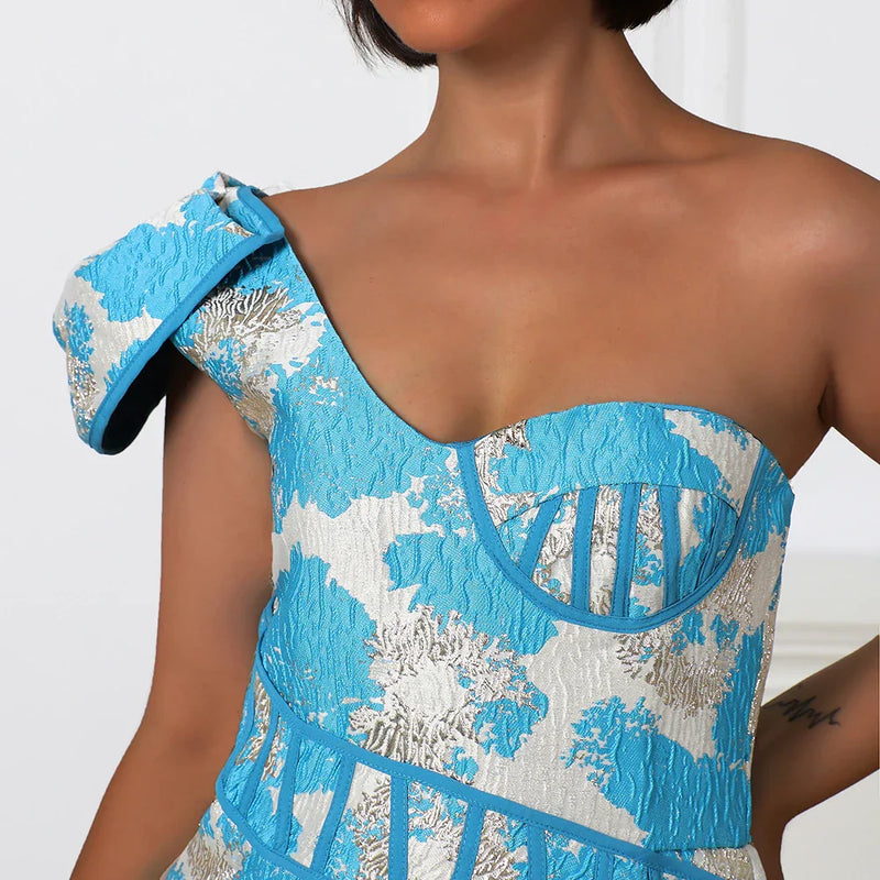 Elegantes Emma -Ein-Schulter Brokat-Minikleid mit Cut-Out-Detail