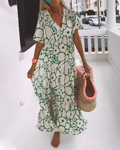 Warmes geblümtes Sommerkleid für dich im fröhlichen Stil