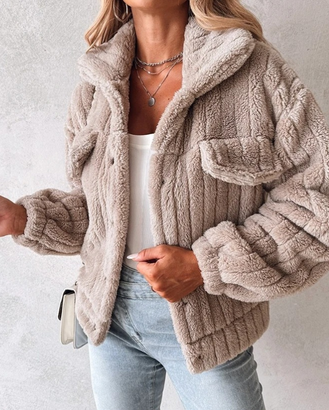 MILA | Trendige Teddyjacke für Damen