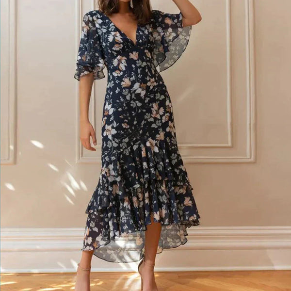 Schönes Leichtes - Blumenkleid mit V-Ausschnitt und Ärmeln für dich