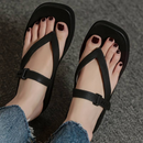 Warmes und Bequemes | Stilvolle Zehentrenner-Sandalen