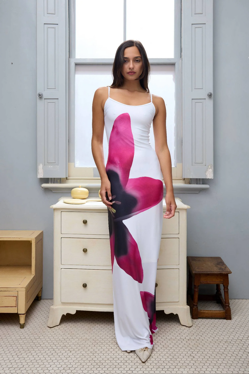 Bequemes Kleid Mit Wunderschönem Fuchsia Bloom Design