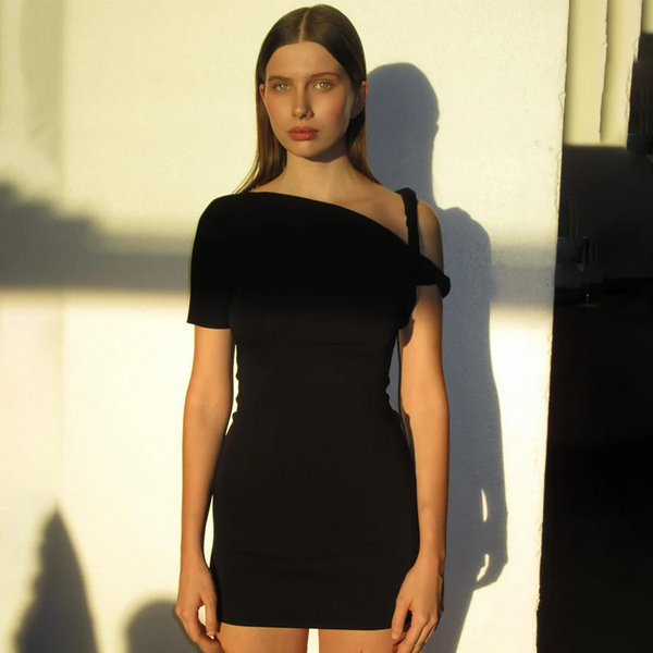 Schickes Elegantes Twist Ein-Schulter-Minikleid für Frauen