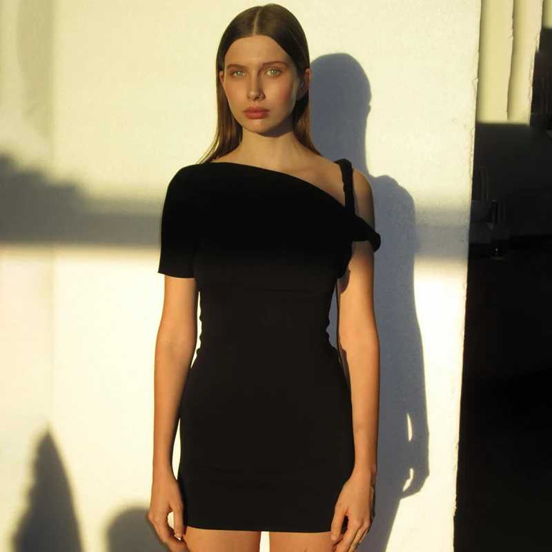 Schickes Elegantes Twist Ein-Schulter-Minikleid für Frauen