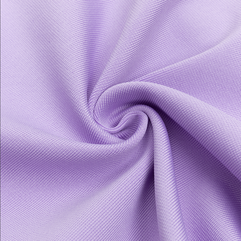 Elegantes Lila Kleid für besondere Anlässe von Magdalena