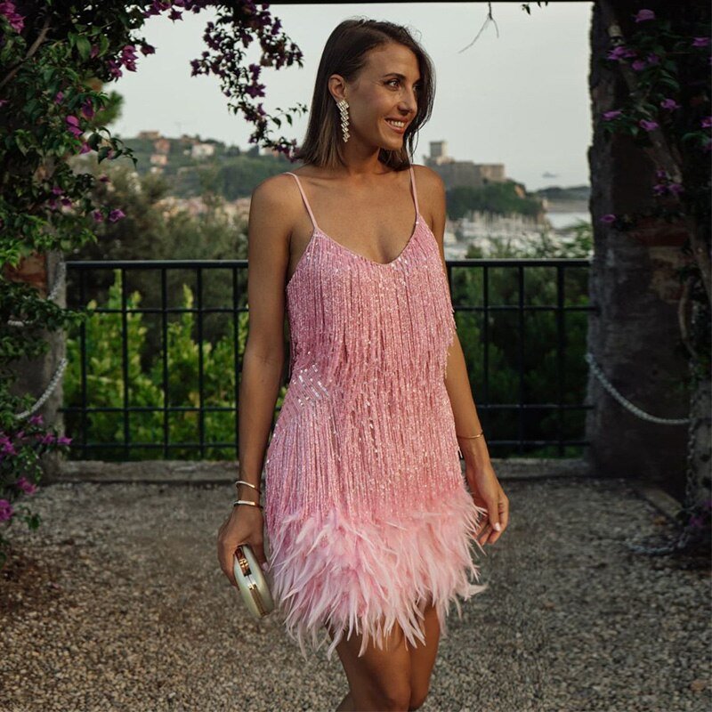 Elegantes Emma -Federn-Minikleid Für Frauen Mit Stil