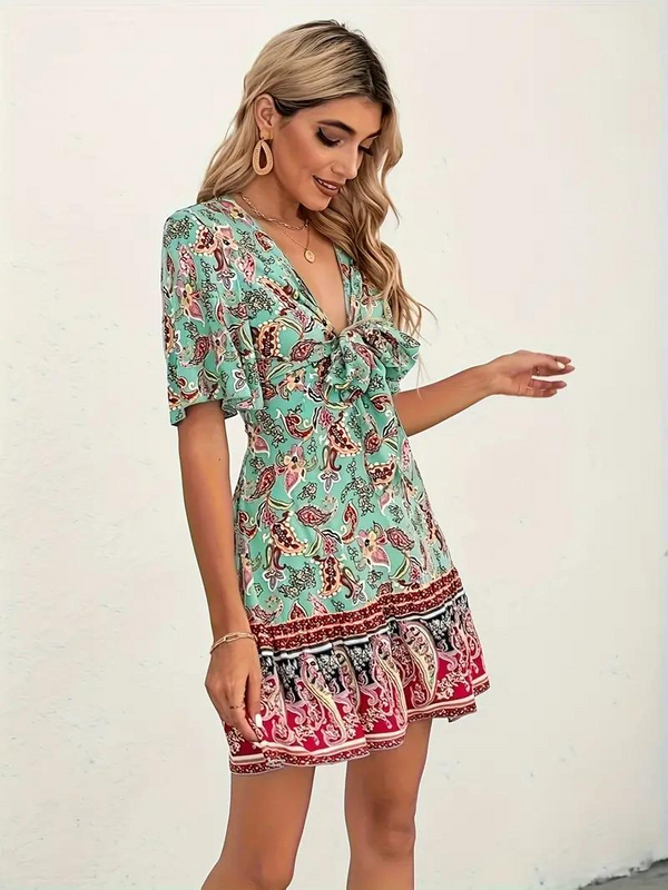 Schönes Emma Kleid Mit Paisley Print Für Den Sommer