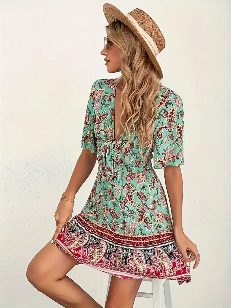Schönes Emma Kleid Mit Paisley Print Für Den Sommer