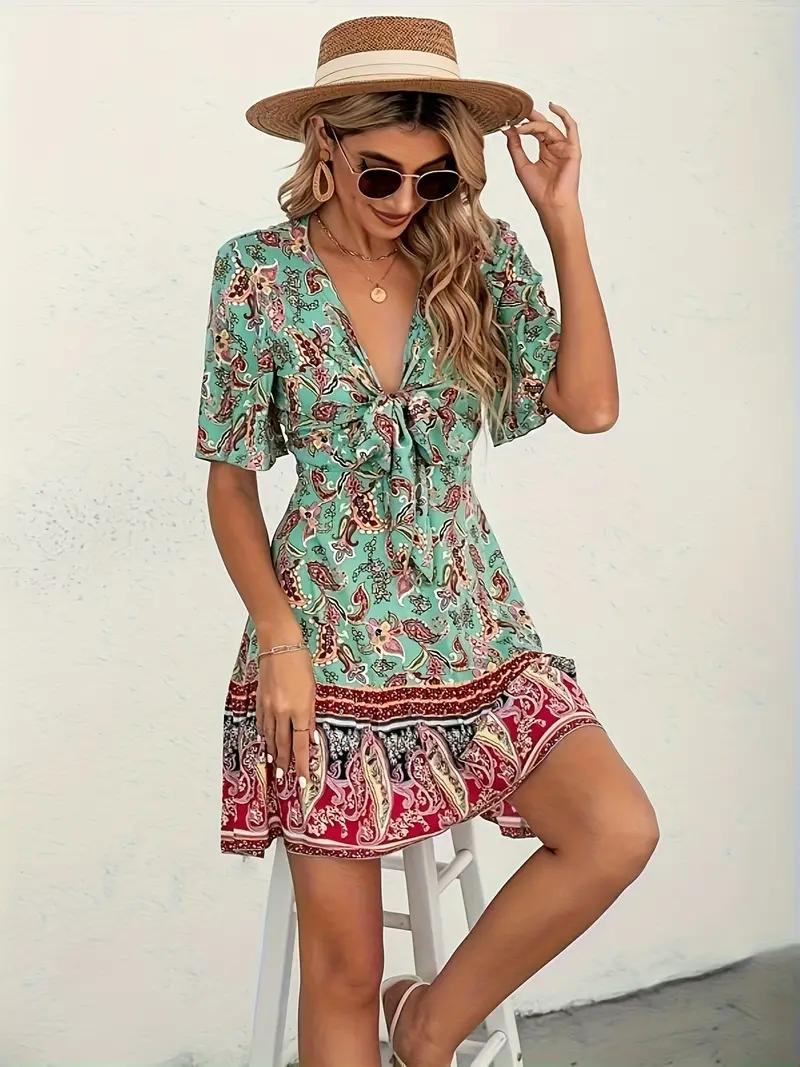 Schönes Emma Kleid Mit Paisley Print Für Den Sommer