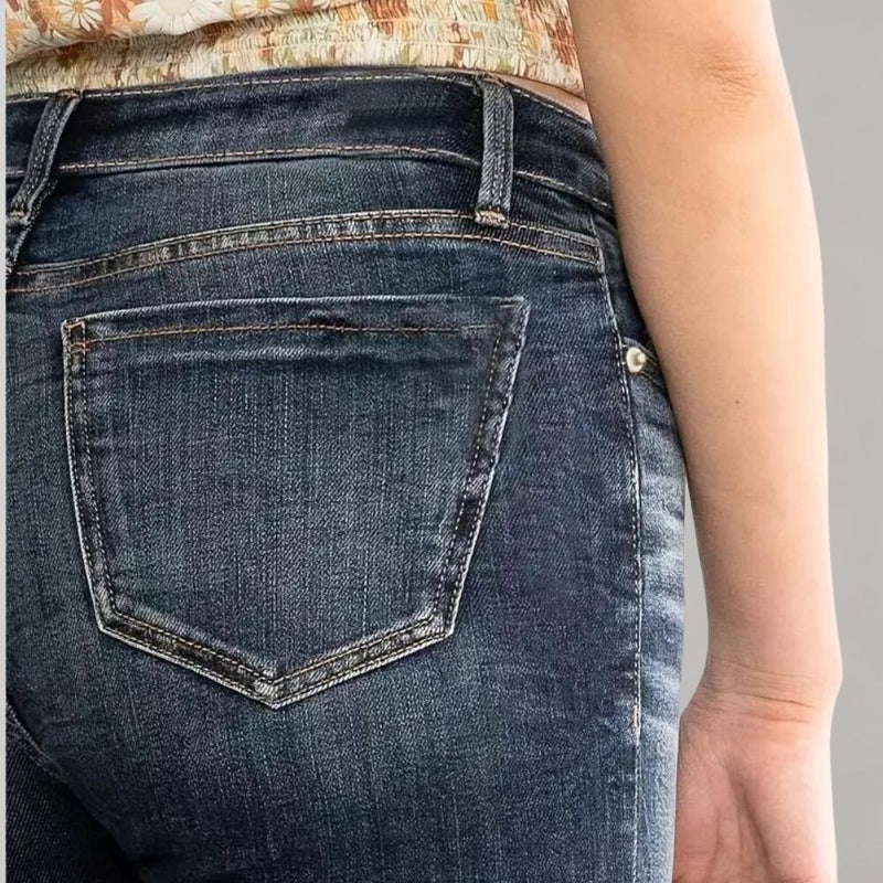 Cornelia - Ausgestellte Hose mit doppelten Knöpfen