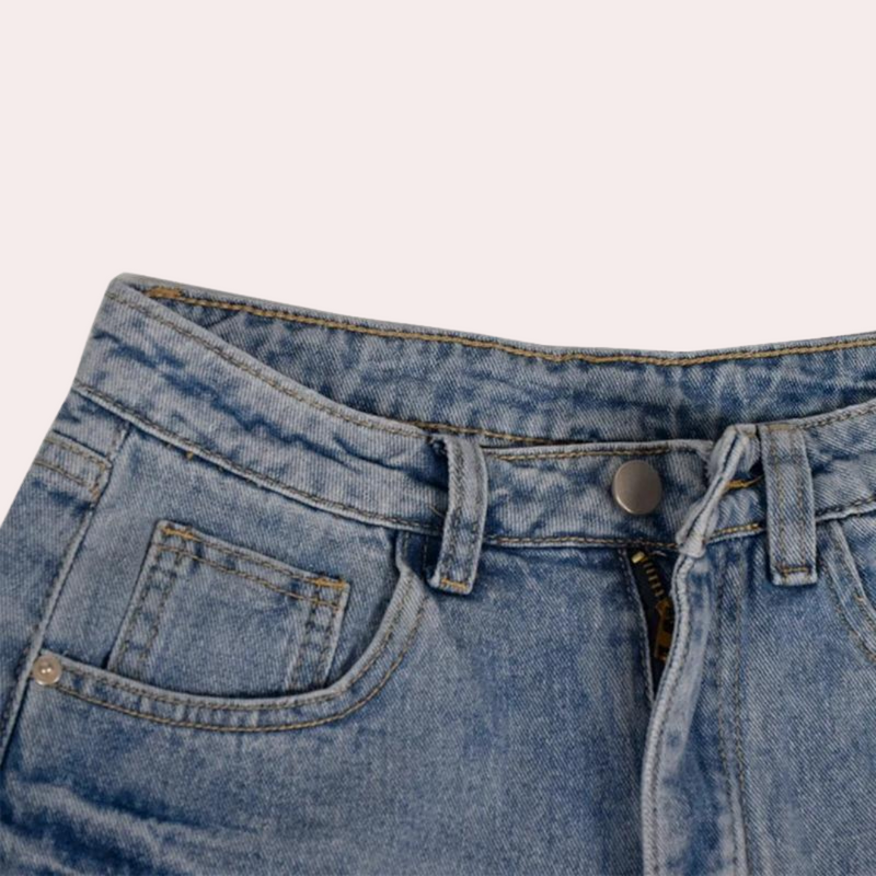 Ondine – Trendy Denim Shorts für Damen