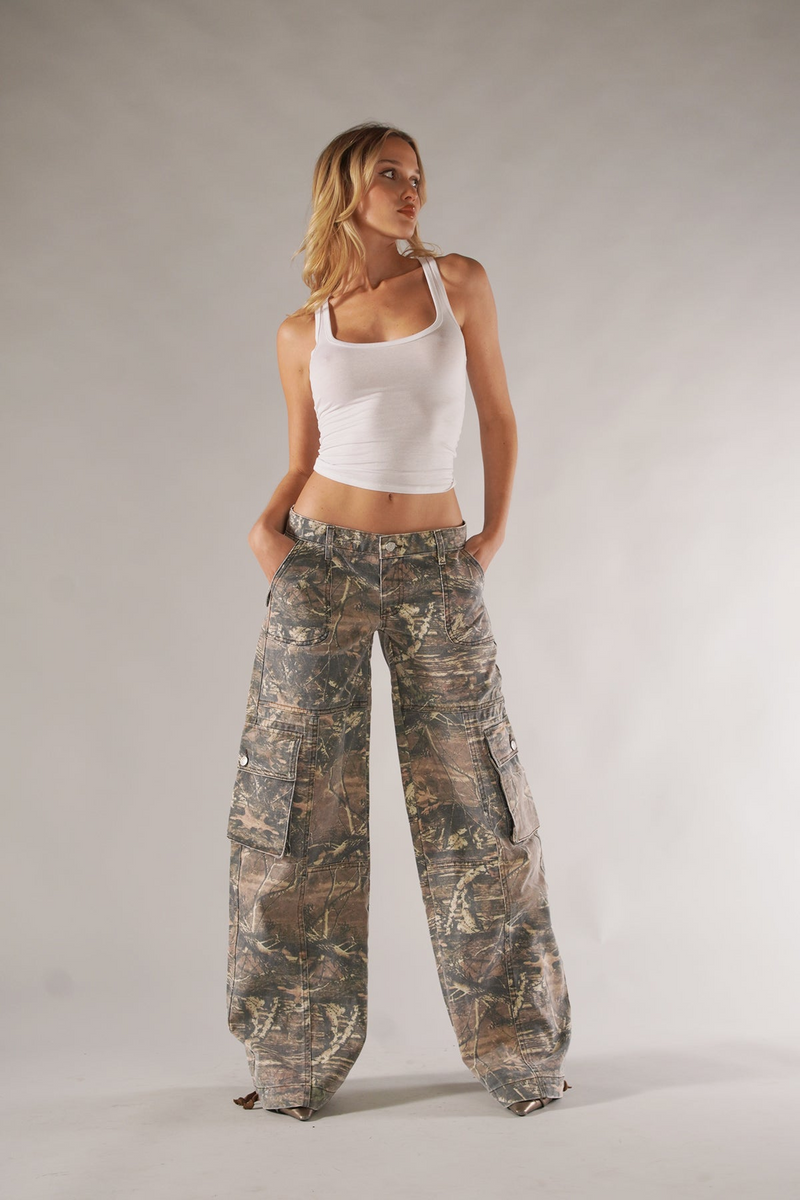 Edith Stylische Unisex-Cargohose mit Tarnmuster