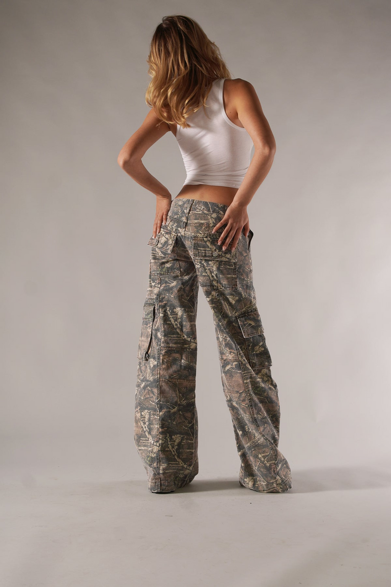Edith Stylische Unisex-Cargohose mit Tarnmuster