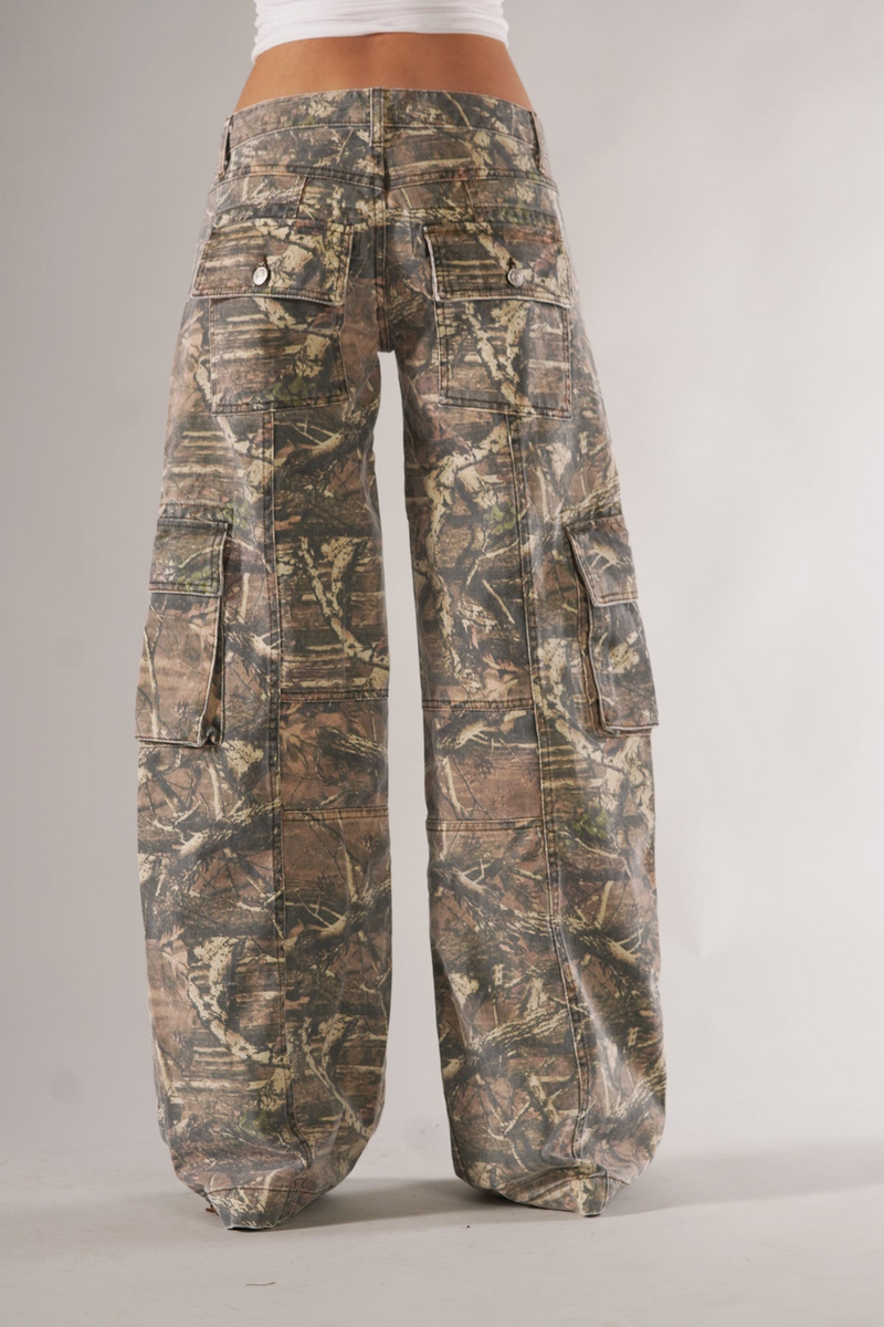 Edith Stylische Unisex-Cargohose mit Tarnmuster