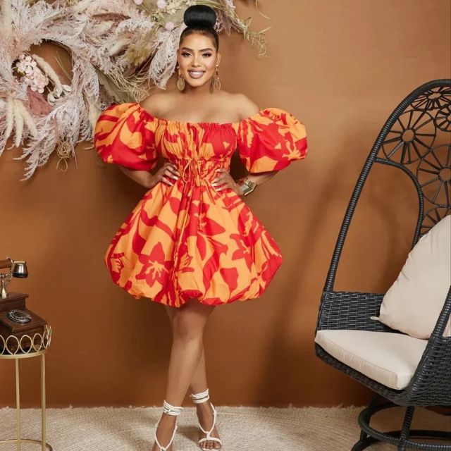 Elegantes Minikleid mit Ballonärmeln