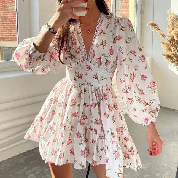 Elegantes Kleid mit langen Ärmeln für den Sommer