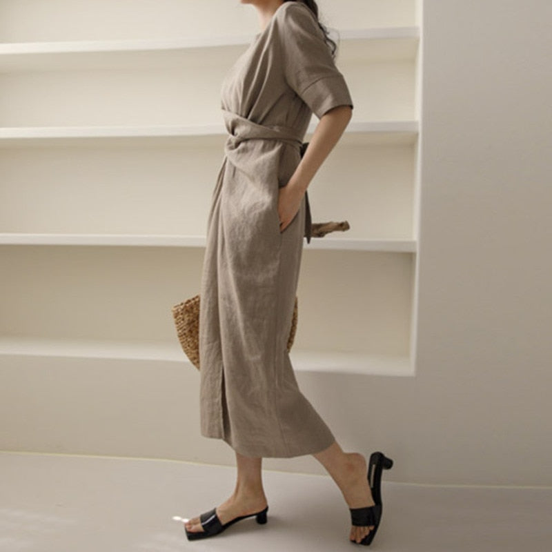 Elegantes Khaki-Leinenkleid für den lässigen Boho-Look