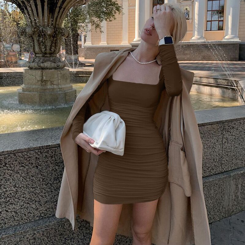 Elegantes Leichtes Rüschennachtkleid Mit Langen Ärmeln