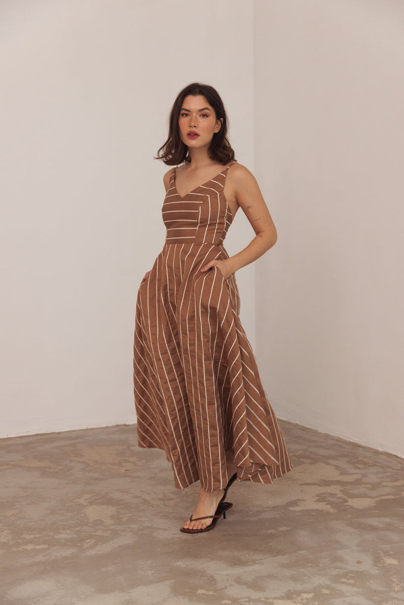 Weiches Kleid in Braun für dich, elegant und schön