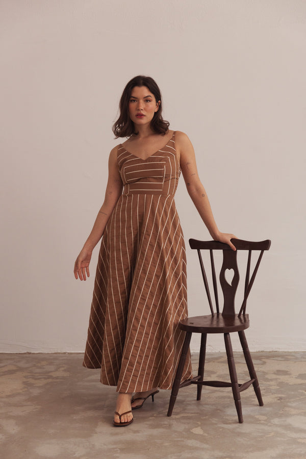 Weiches Kleid in Braun für dich, elegant und schön