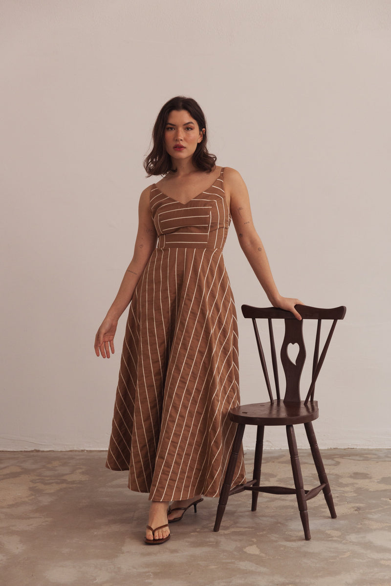 Weiches Kleid in Braun für dich, elegant und schön