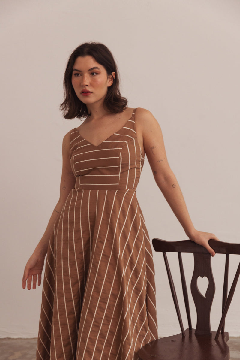 Weiches Kleid in Braun für dich, elegant und schön