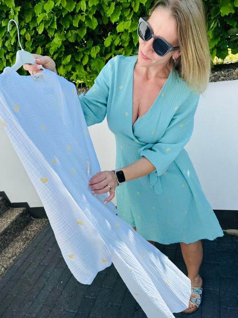 Wunderschönes Elegantes Kleid mit Herzchen für dich