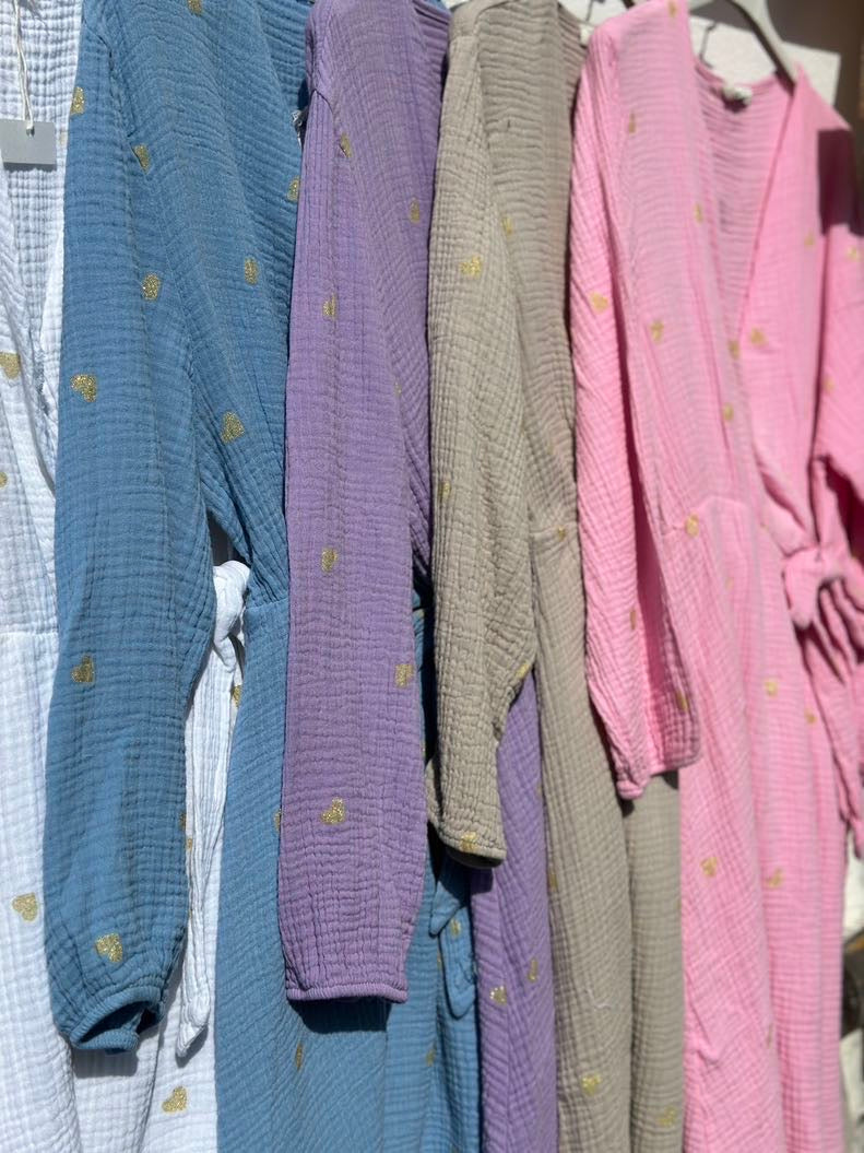 Wunderschönes Elegantes Kleid mit Herzchen für dich