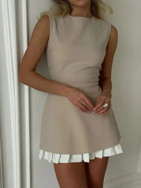 Elegantes Emma -Ärmelloses Kleid mit plissiertem Saum