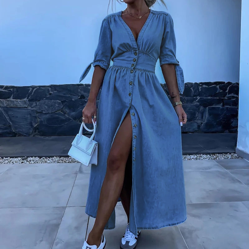 Elegantes Luisa - Denim Maxi-Schlitzkleid mit V-Ausschnitt