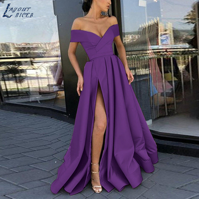 Schönes Satin Kleid mit tiefem V-Ausschnitt für Emma
