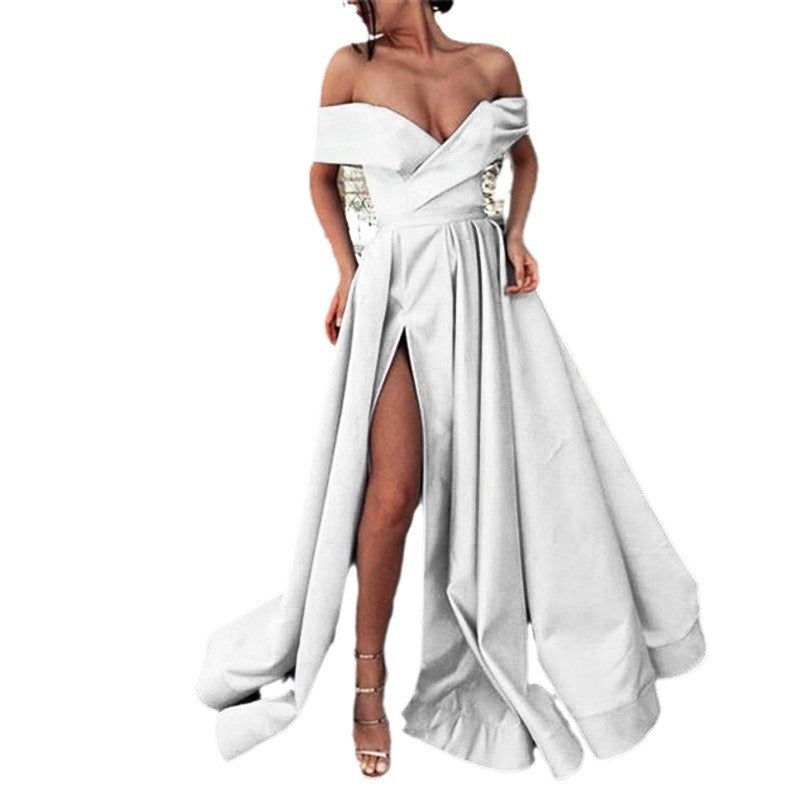 Schönes Satin Kleid mit tiefem V-Ausschnitt für Emma