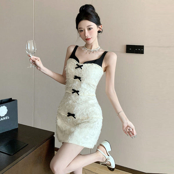Elegantes Emma -Schleifenbinder Strap Slim Fit Kleid