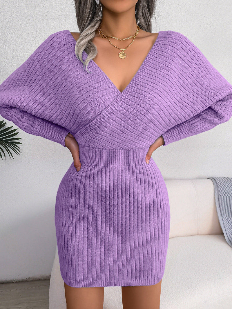 Elegantes Leichtes - Lila gestricktes Wickelkleid für dich