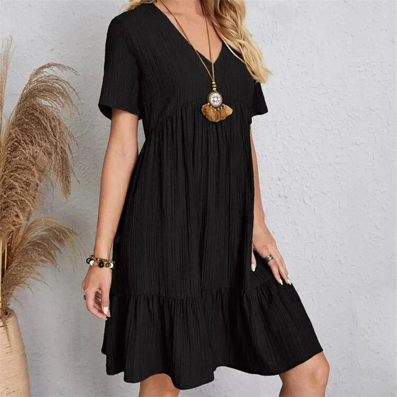 Bequemes Kleid mit V-Ausschnitt und Rüschen für dich