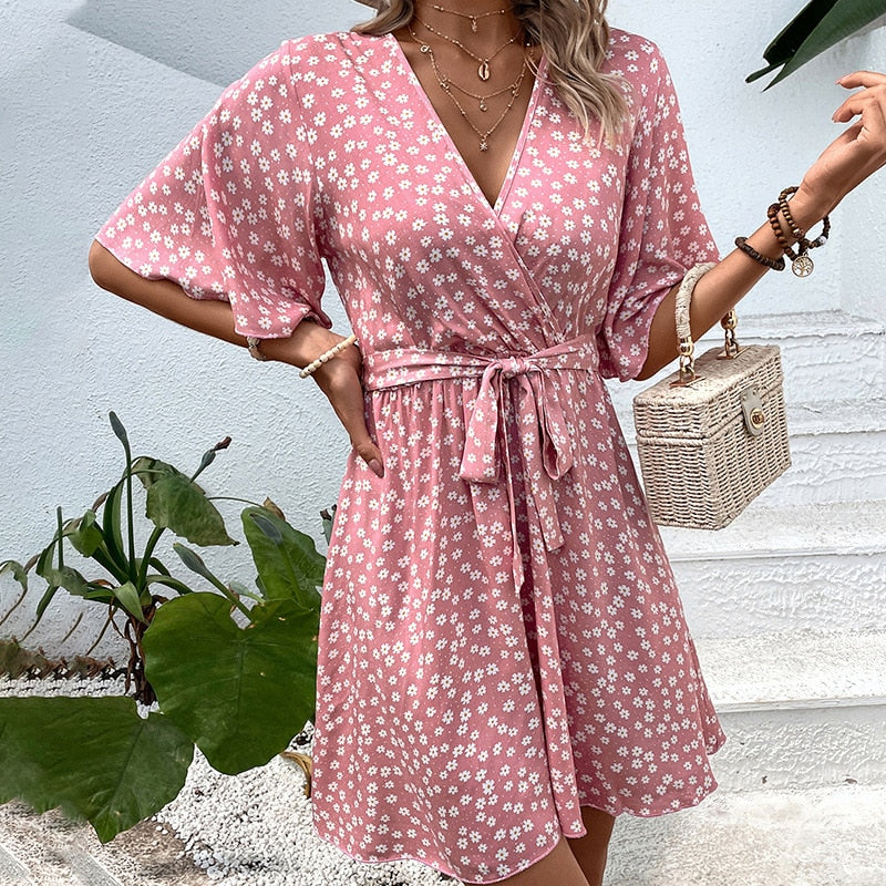 Warmes Rosa Kleid mit floralem Design für dich Kleid