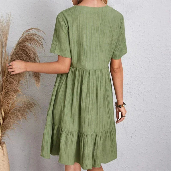Bequemes Kleid mit V-Ausschnitt und Rüschen für dich