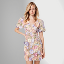 Wunderschönes Kleid mit Blumen Design für den Frühling