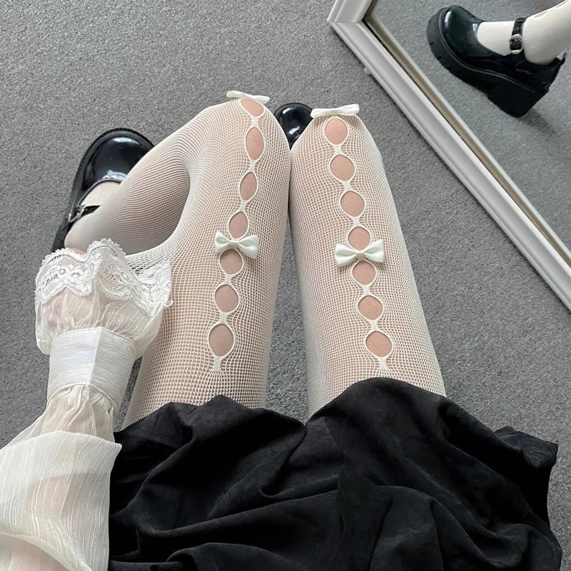 Elegante Schleifendetails Für Oberschenkelhohe Strumpfhose