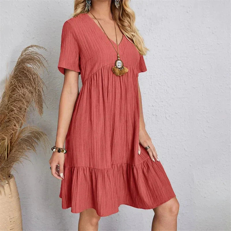 Bequemes Kleid mit V-Ausschnitt und Rüschen für dich